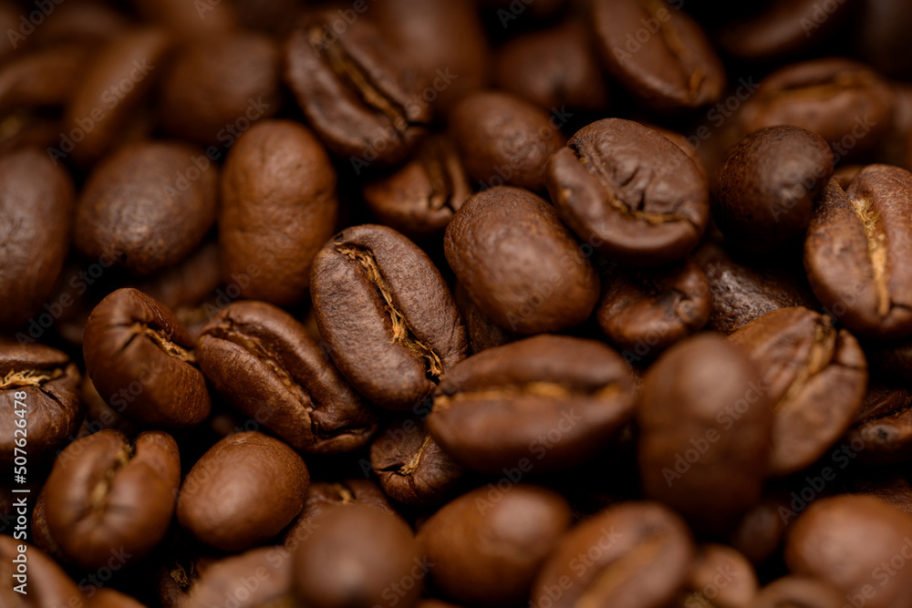 Naklejka premium Nahaufnahme Kaffeebohnen makro close up Coffee beans