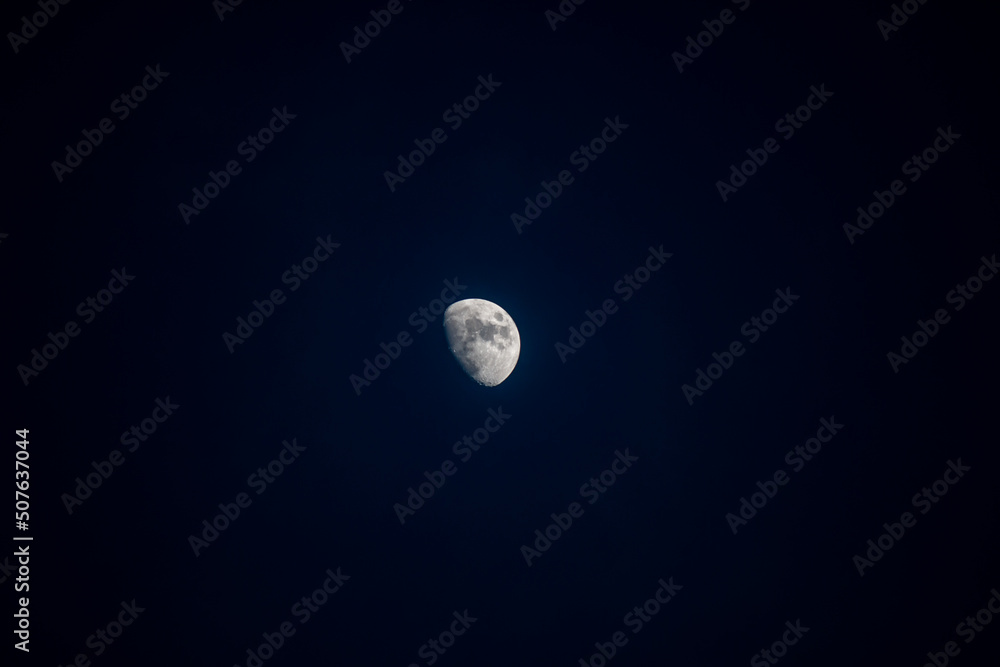 The light of the moon is always beautiful The light of the moon is always beautiful