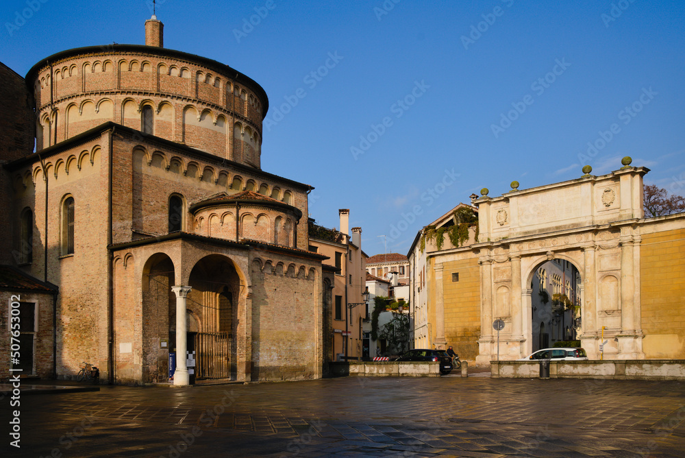 Padua, Piazza Duomo with the medieval baptistery and the Arco Vallaresso.