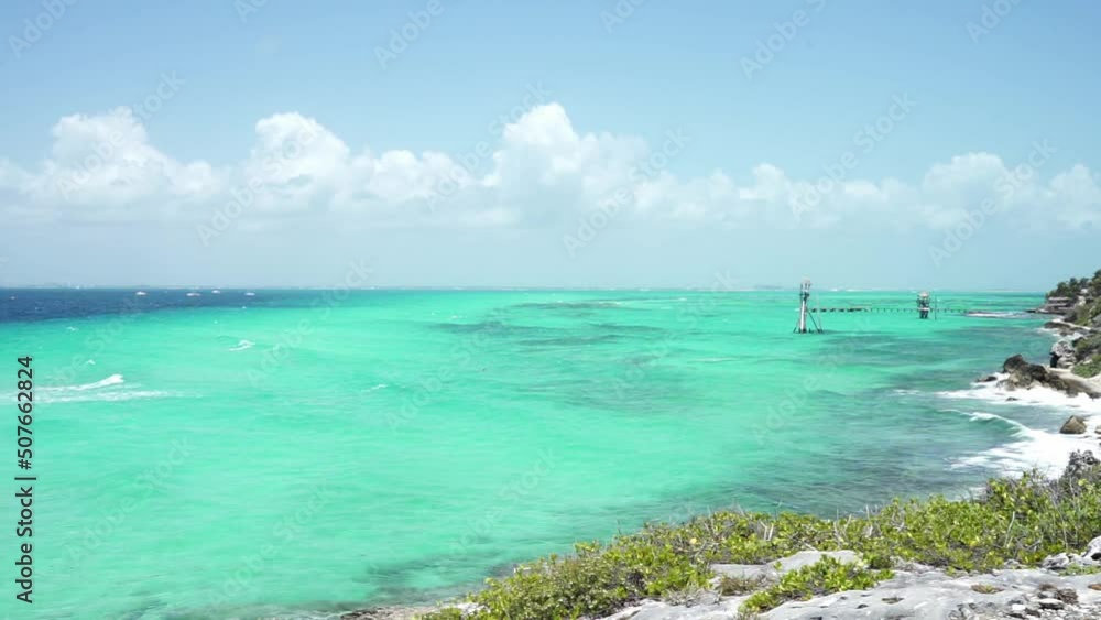 Real-time video of the tropical south coast in Isla Mujeres, Mexico Real-time video of the tropical south coast in Isla Mujeres, Mexico