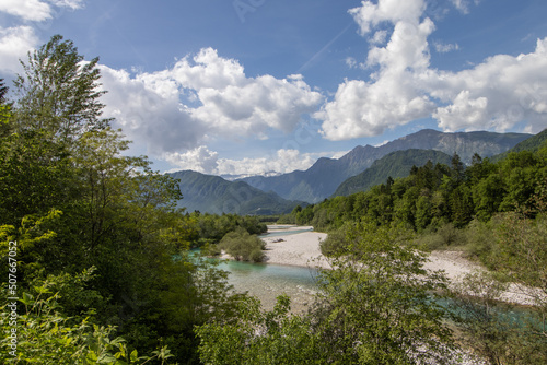 Soca-Tal mit Bergpanorama zwischen Tolmin und Kobarid