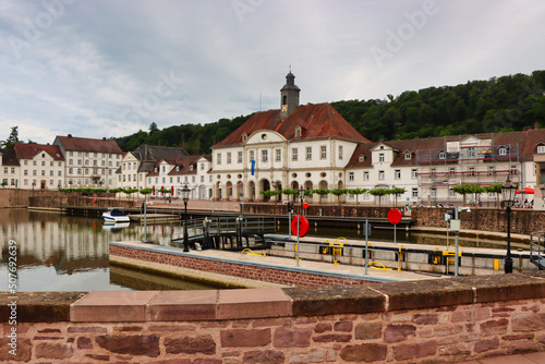 Bad Karlshafen an der Weser  Bilder vom Hafen mit Rathaus und Schleuse photo
