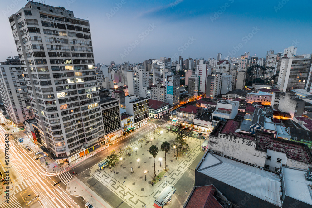 Fototapeta premium Avenida Francisco Glicério e Largo do Rosário no centro de Campinas, SP, Brasil