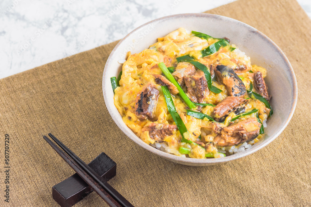 イワシの玉子とじ丼 イワシの玉子とじ丼