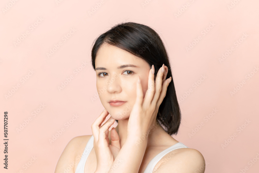 女性のスキンケアイメージ 女性のスキンケアイメージ