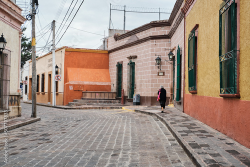 Fototapeta Naklejka Na Ścianę i Meble -  Calles coloniales del Centro Histórico de la Ciudad de Queretaro 