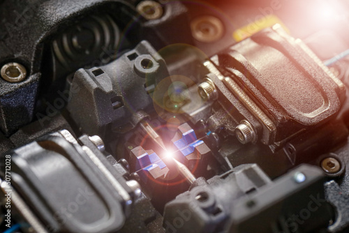 Fiber Optic Fusion Splicing Cable Internet signal and Wire connection with Fiber Optic Fusion Splicing machine,fiber optic cable splice machine in work