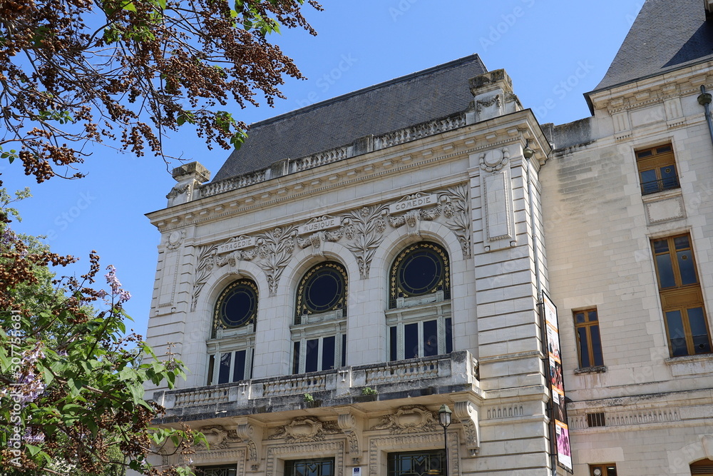 Le théâtre, vue de l'extérieur, ville de Montluçon, département de l'Allier, France