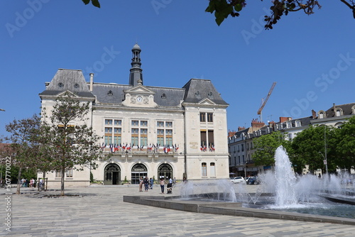 La mairie, vue de l'extérieur, ville de Montluçon, département de l'Allier, France