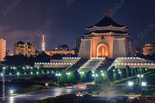 Chiang Kai-Shek Memorial in Taipei photo