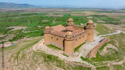 vista aérea del hermoso castillo de la Calahorra en la provincia de Granada, España photo