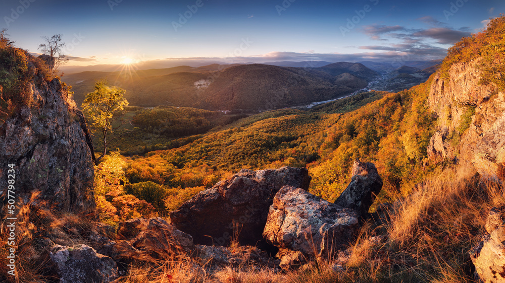 Mountain with autumn forest landcape - Nice panoramic view from peak