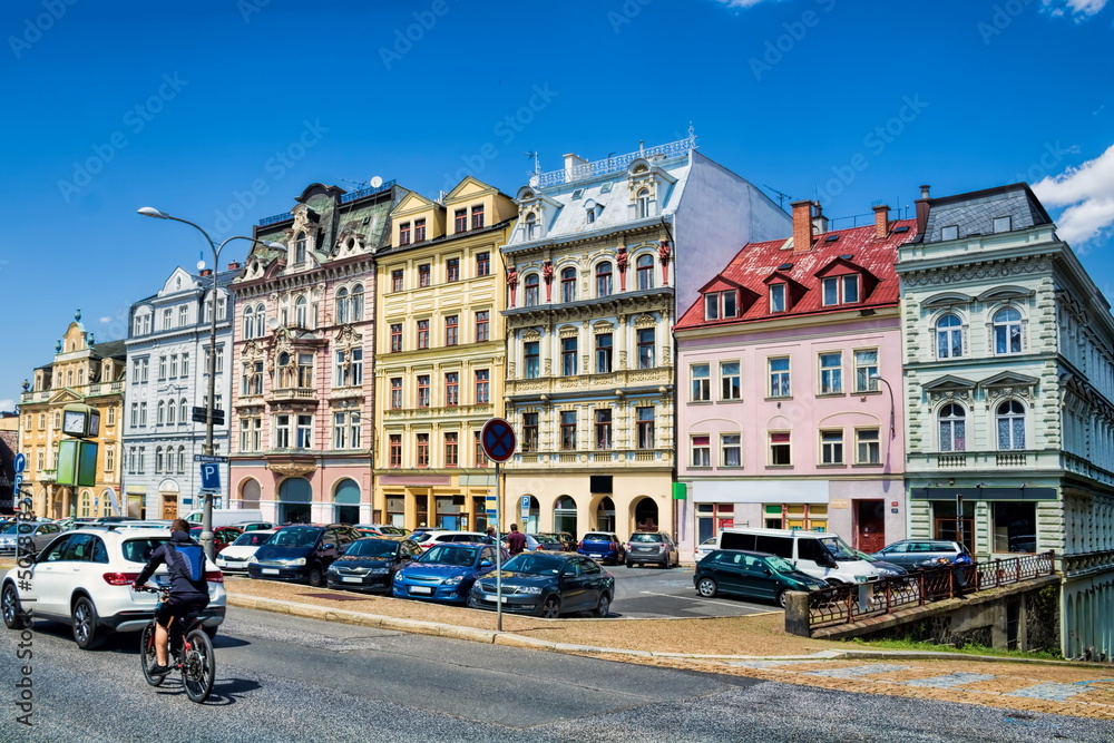 liberec, tschechien - stadtpanorama mit historischen häusern