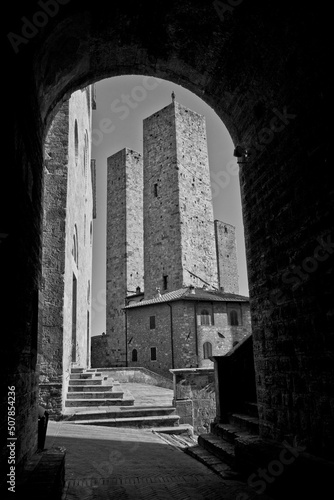 Italia in bianco e nero, borgo medievale di San Gimignano
