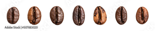 Verschiedene Kaffeebohnen isoliert auf weißem Hintergrund