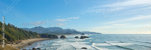 Panorama of the ocean coastline near Cannon Beach in Oregon. © thecolorpixels