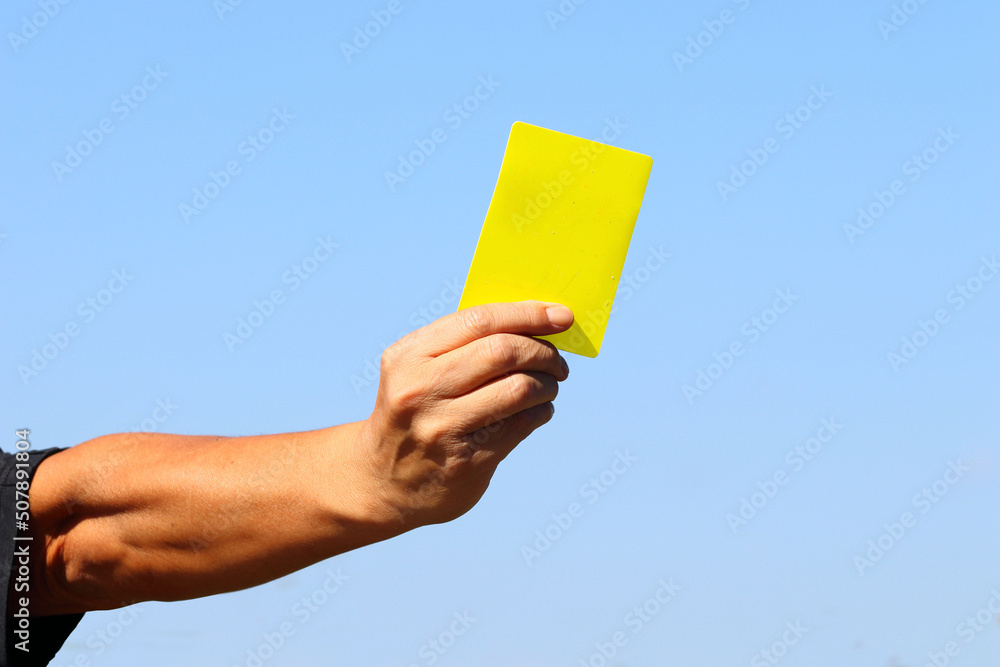 サッカーレフリー イエローカード Stock 写真 Adobe Stock