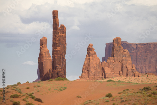 Obraz na płótnie Yei Bi Chei Spires in Monument Valley, Arizona w salonie