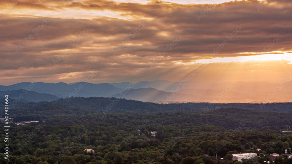 Obraz premium sunset in the mountains