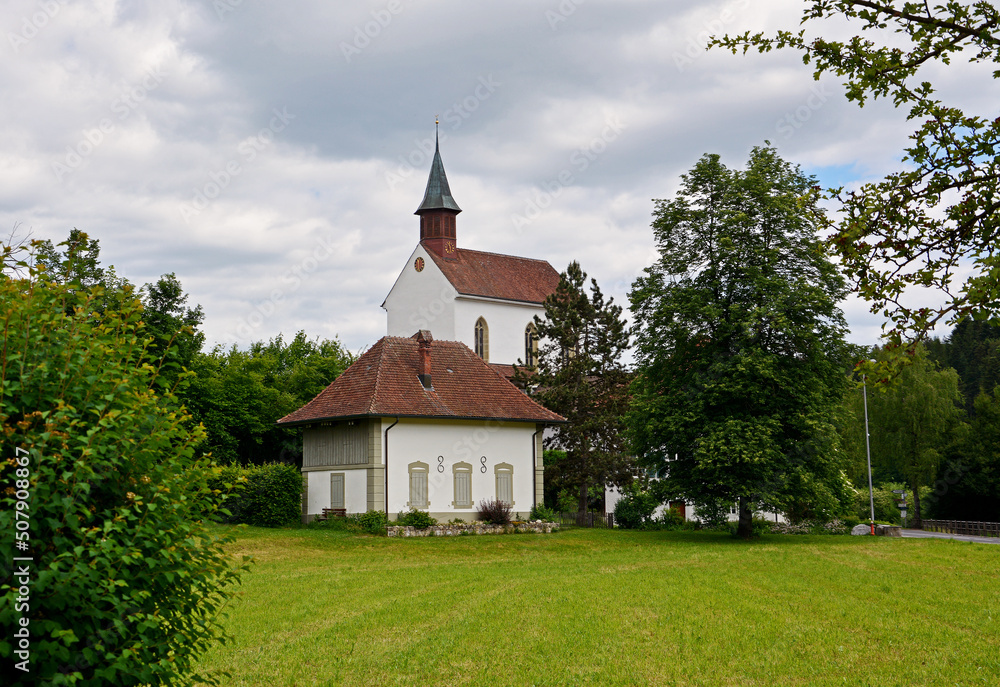 Die Kirche von Uerkheim im Bezirk Zofingen, Kanton Aargau