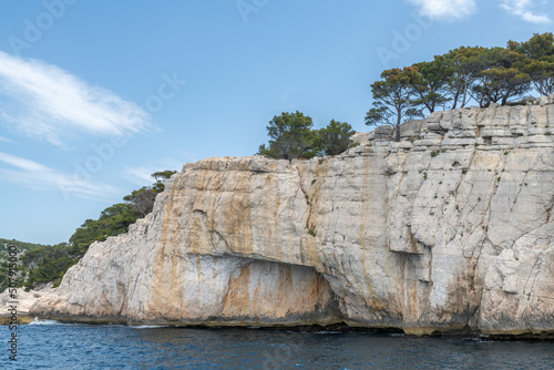 Canvastavla Paysage en bord de mer avec les falaises bordant les calanques entre Marseille e