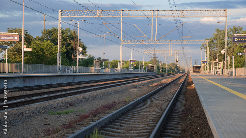 Naklejka premium peron kolejowy