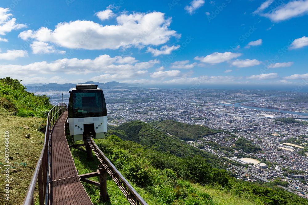 Fototapeta premium 皿倉山スロープカーの風景 北九州市八幡東区