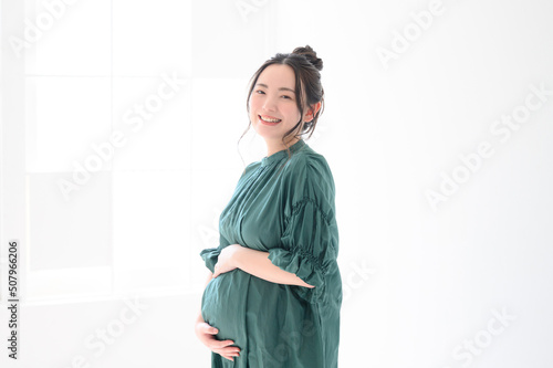Schilderij op canvas 可愛らしい妊婦さんのマタニティフォト