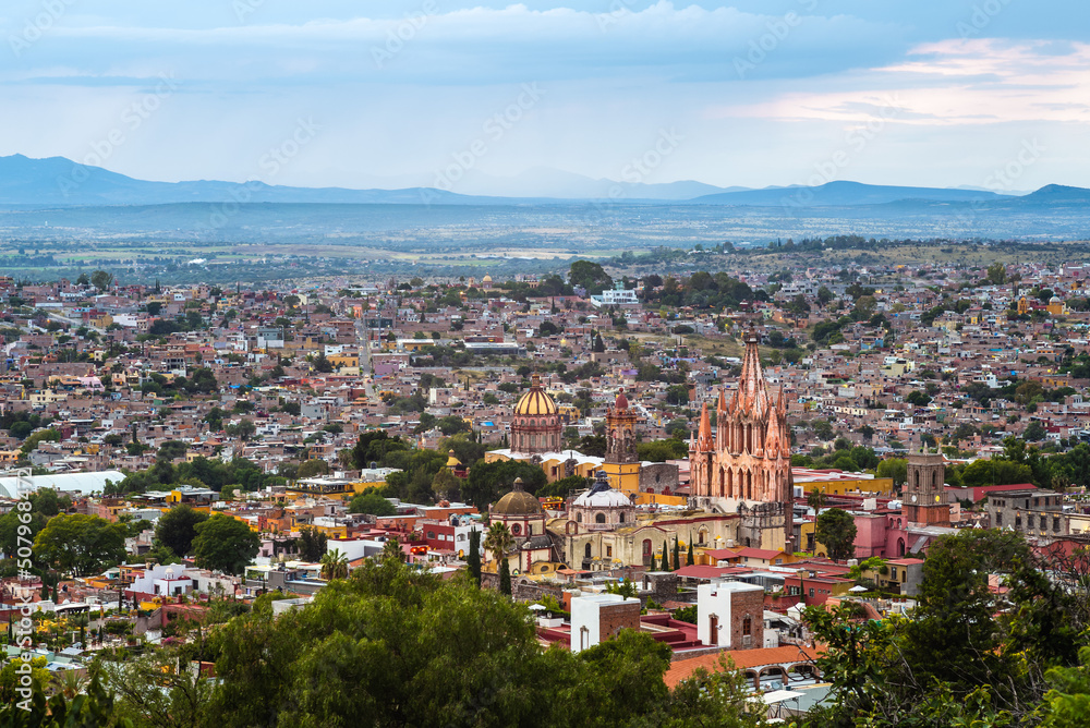 Fototapeta premium scenery of san miguel de Allende in mexico