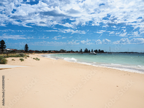 Fototapeta Naklejka Na Ścianę i Meble -  Rockingham beach in Western Australia, next to Perth City