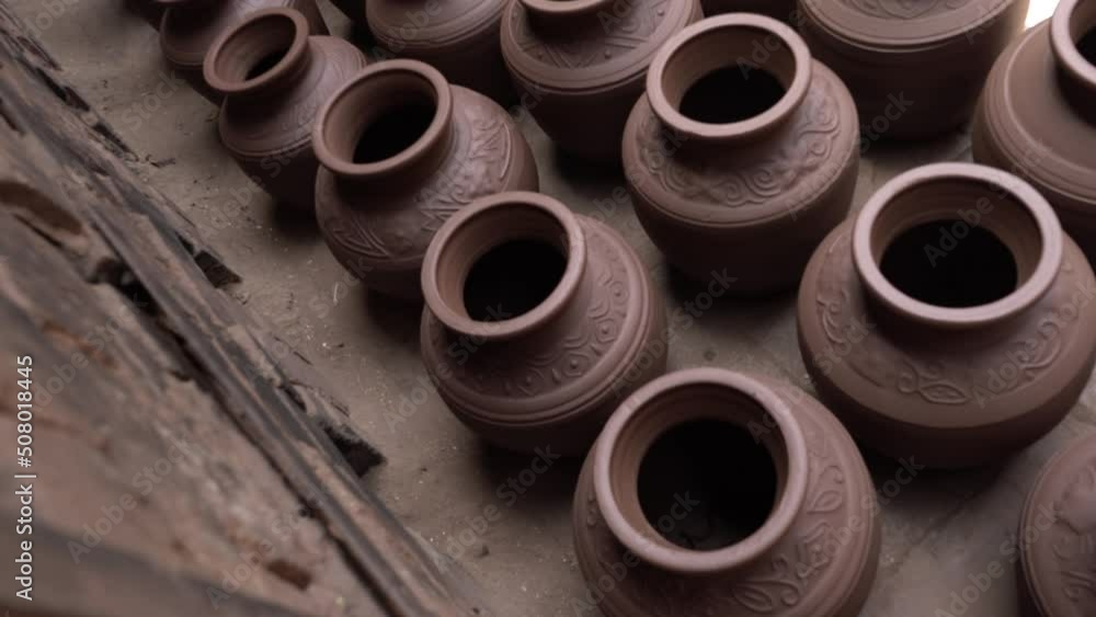 Handcrafted clay pot at Dharavi, Mumbai, India Handcrafted clay pot at Dharavi, Mumbai, India