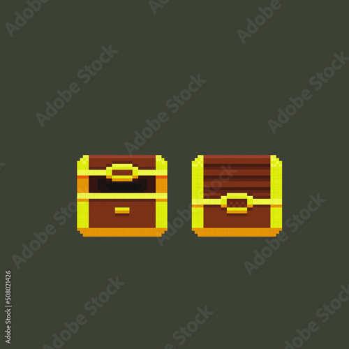 open and close treasure box in pixel art style