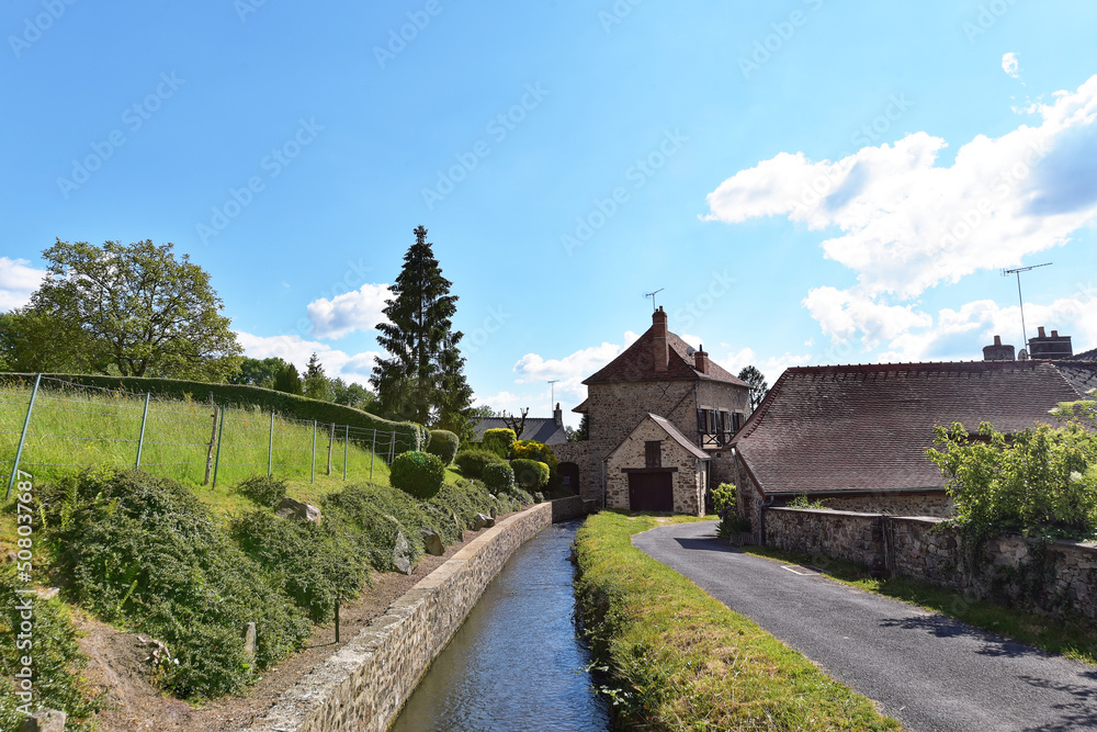 Frankreich - Saint-Suzanne - Spaziergang der Mühlen & Fluss Weiler Frankreich - Saint-Suzanne - Spaziergang der Mühlen & Fluss Weiler