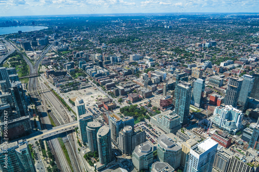 Fototapeta premium vista aerea dron cuidad edificio landscape carretera canada lugar 