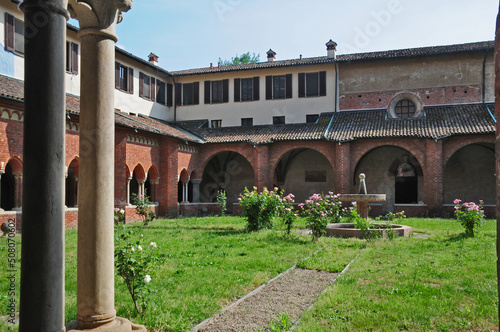 L'abbazia benedettina di Chiaravalle, Milano photo