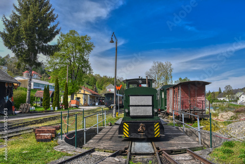 Steyrtalbahn, Schmalspurbahn, Bahnhof, Grünburg, Museumsbahn, Endbahnhof, Lokschuppen, Zug, Personenzug, Güterzug, Diesellok, Dampflok, Draisine, Motorbahnwagen, Drehscheibe, Gleis, Gleise, Schiene, S photo