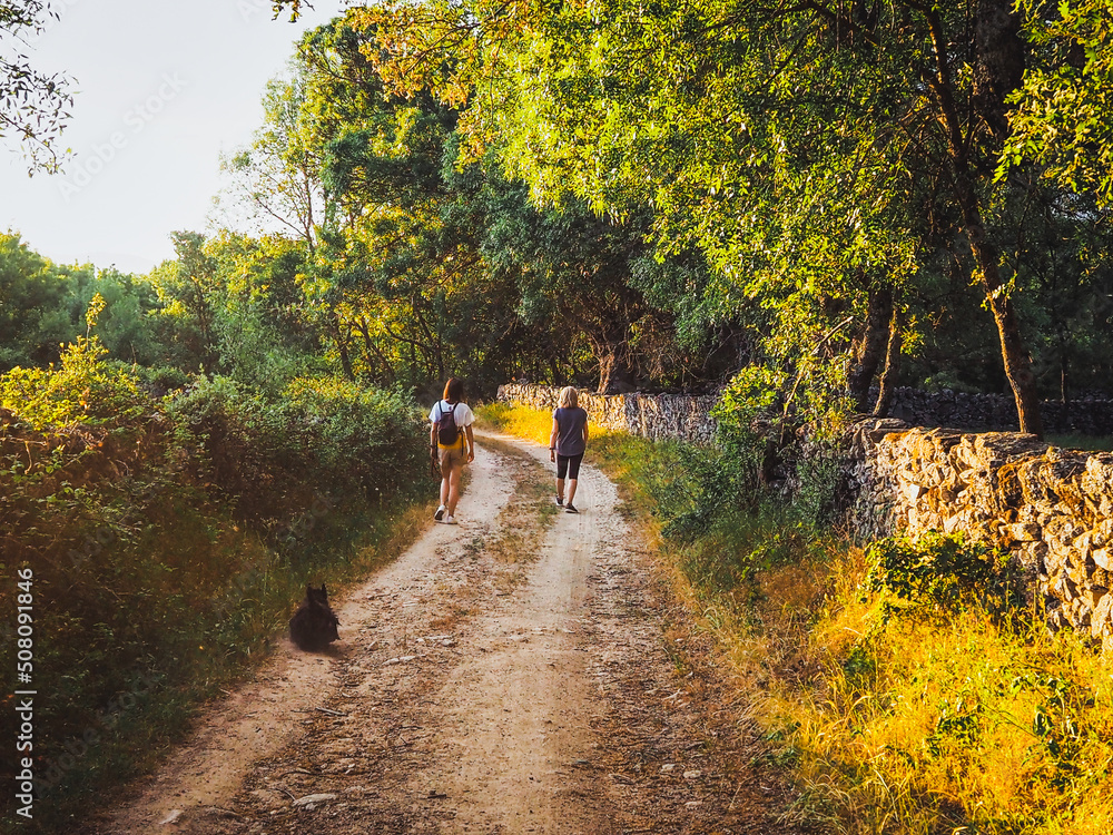 Explore Nature with a Women's Perspective