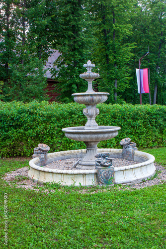 Outdoor water fountain for garden decoration