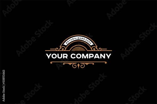 GOLD VINTAGE RETRO BADGE PREMIUM VECTOR
