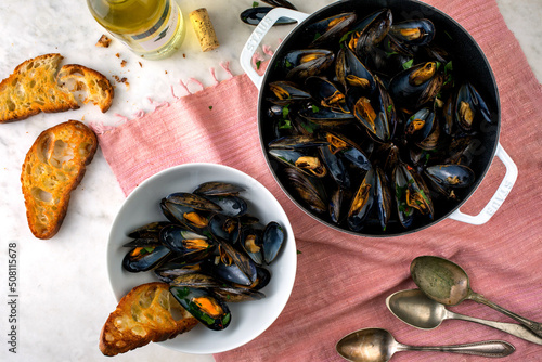 Steamed Mussels with White Wine and Crostini photo