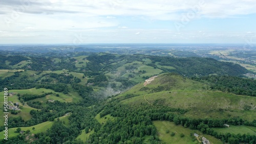 survol des vallées des Pyrénées dans le département des Hautes-Pyrénées près de Bagnères de Bigorre