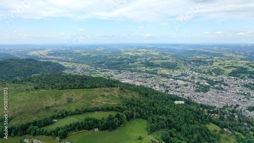 survol des vallées des Pyrénées dans le département des Hautes-Pyrénées et vue de Bagnères de Bigorre 