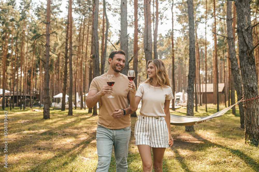 Fototapeta premium Romantic guy celebrating the anniversary with his girlfriend