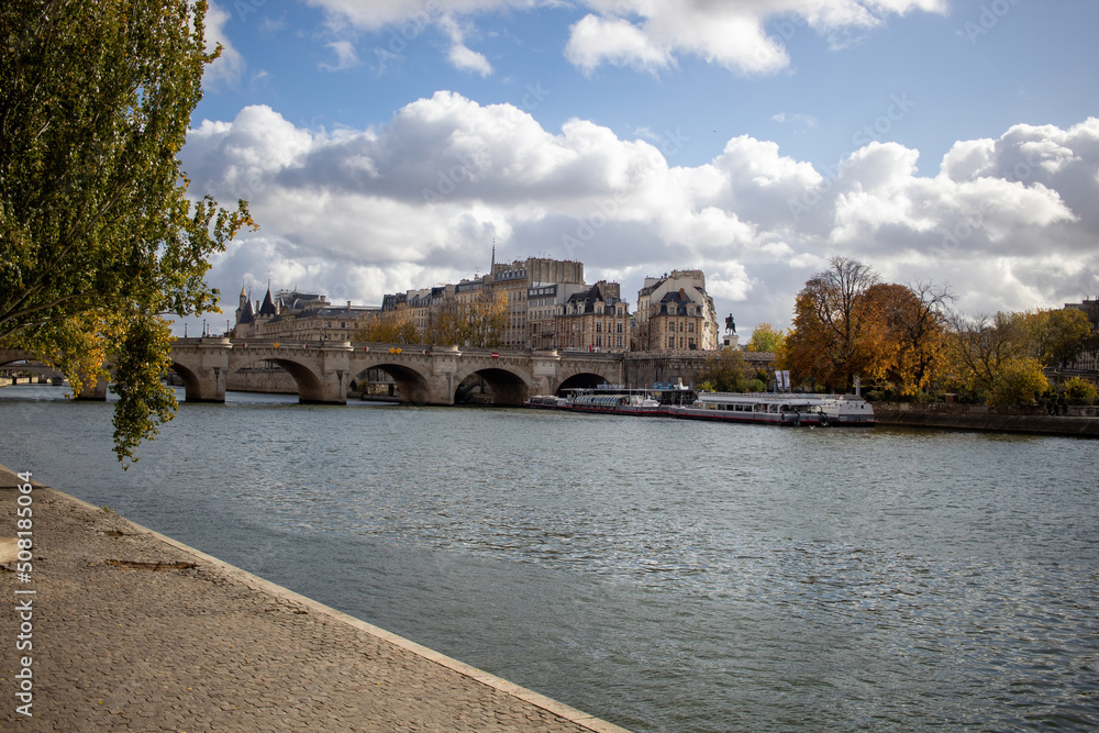 Obraz premium view of the seine in paris