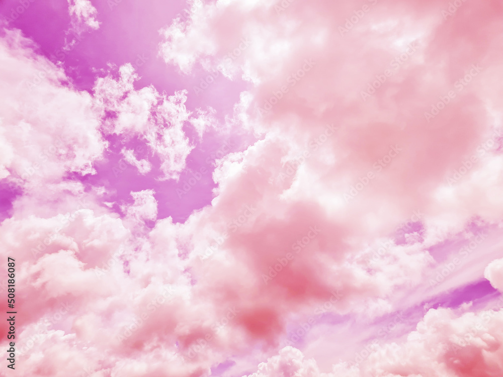 Fototapeta premium sky background sun and clouds with pastel colors