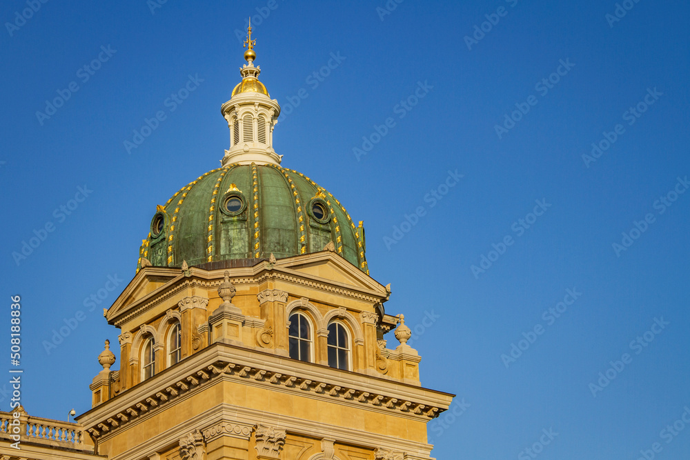 The dome of the capitol building in Des Moines, Iowa