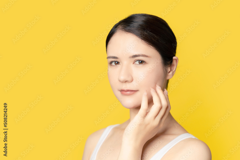 女性のスキンケアイメージ 女性のスキンケアイメージ