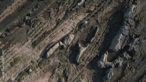 エメラルドグリーンの海の空撮