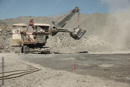 face shovel working in Queensland mine