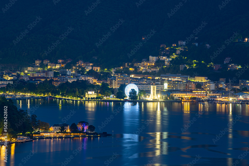 Panorama of Lake Como and the city, photographed from Cernobbio, in the evening.
Panorama of Lake Como and the city, photographed from Cernobbio, in the evening.